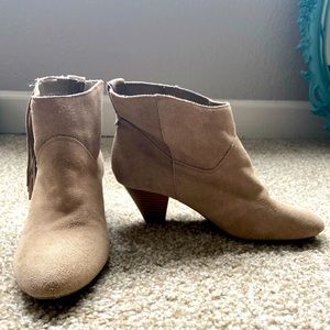 American Eagle Outfitters- ankle booties. Suede with fringe. Brown/ tan- size 8